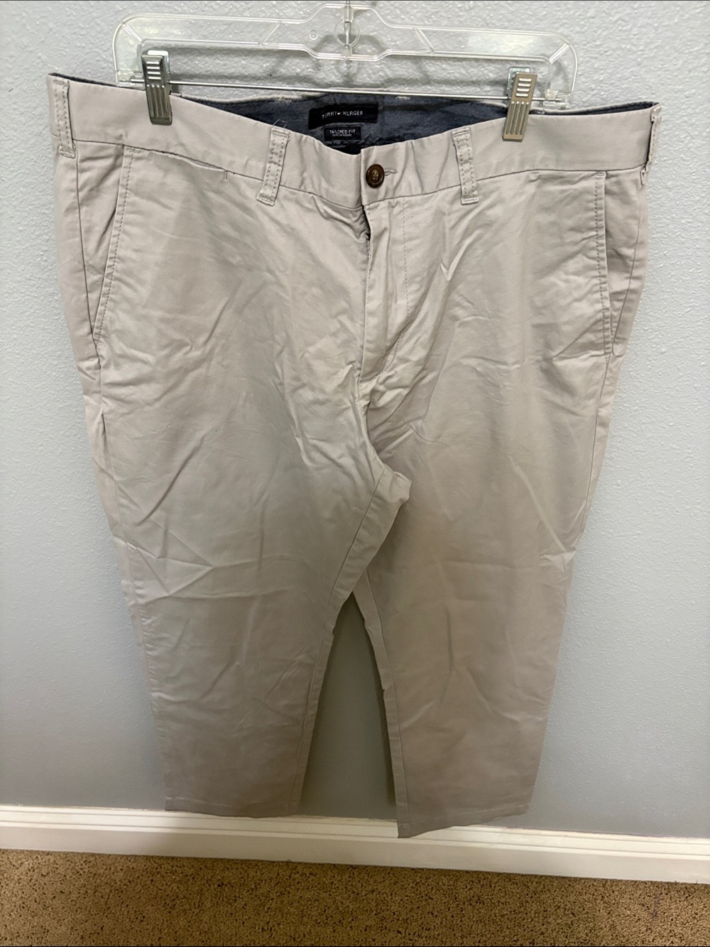 Tommy Hilfiger Men’s Light Gray Tailored Fitted Chinos